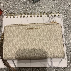 Michael Kors Vanilla Logo Wallet